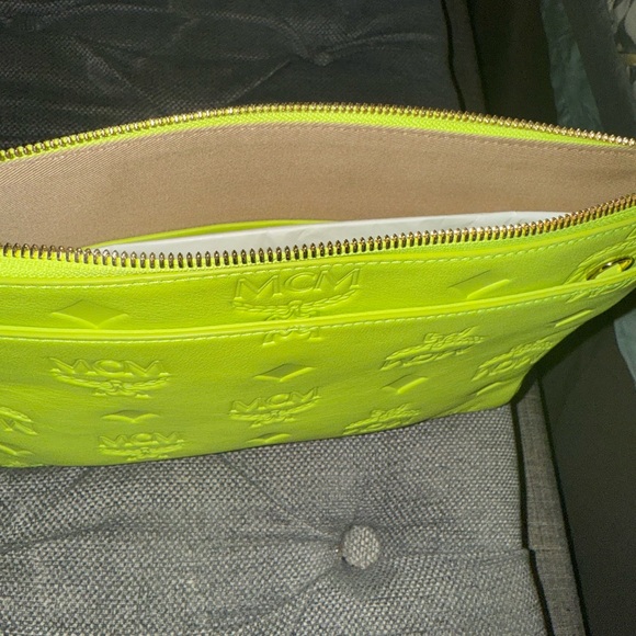 Brand new mcm crossbody/clutch/pouch - Picture 3 of 10